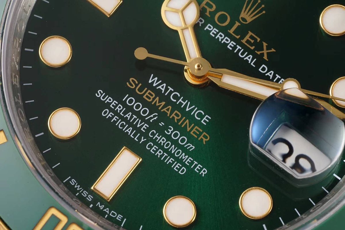 Submariner 116613LV ‘Watchvice Edition’ Hulk in Yellow Gold